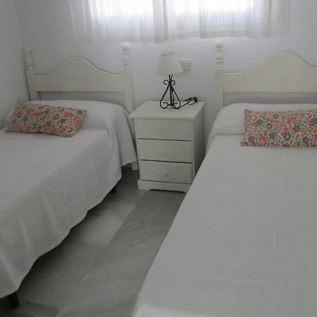 Apartamento Playa De La Barrosa - Chiclana Appartement Chiclana de la Frontera Buitenkant foto