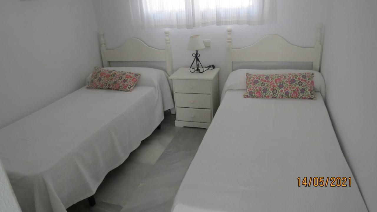 Apartamento Playa De La Barrosa - Chiclana Appartement Chiclana de la Frontera Buitenkant foto